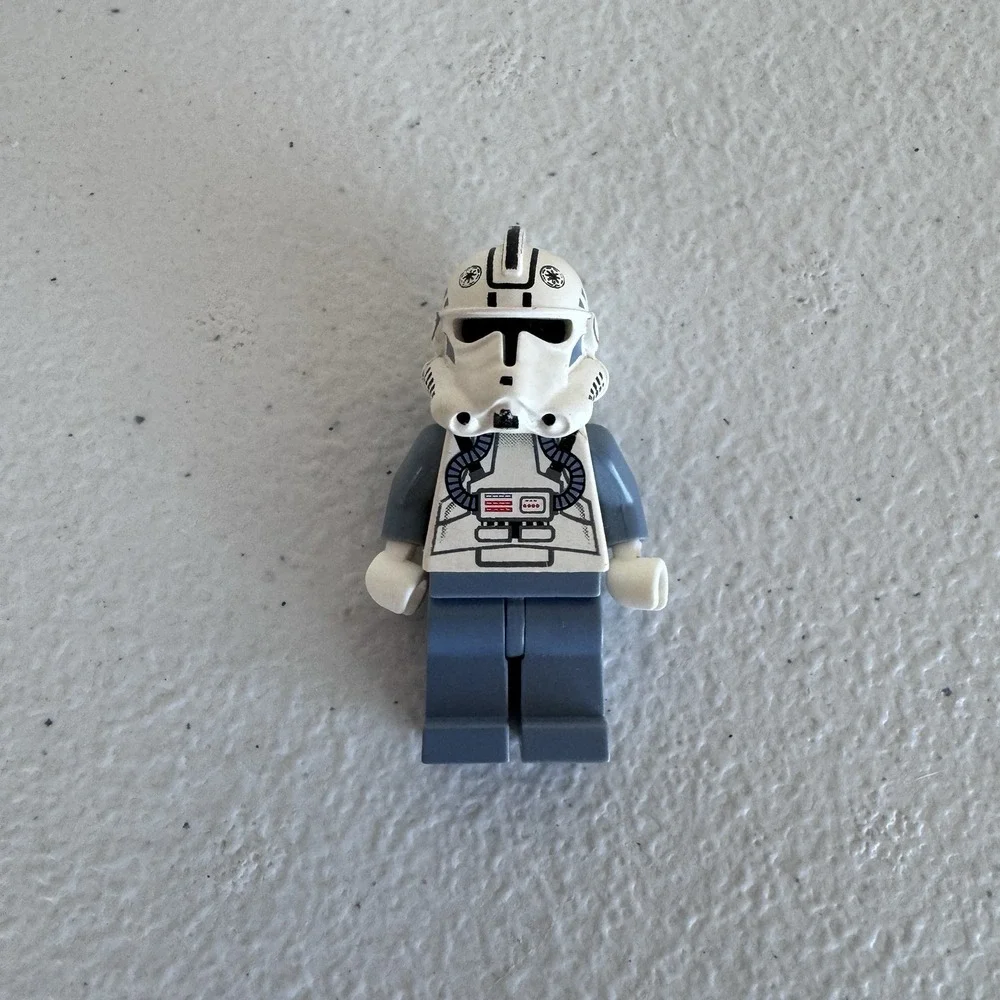 Lego Star Wars Minifigures Clone Trooper V-Wing Pilot Phase 2 Sand Blue SW0118